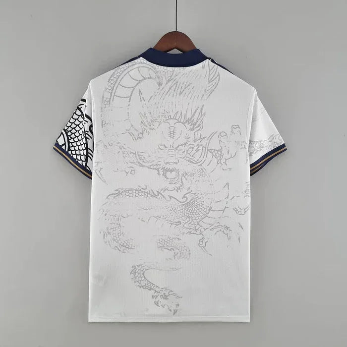 Camiseta del Real Madrid temporada 2023-2024 edicion especial dragon blanco