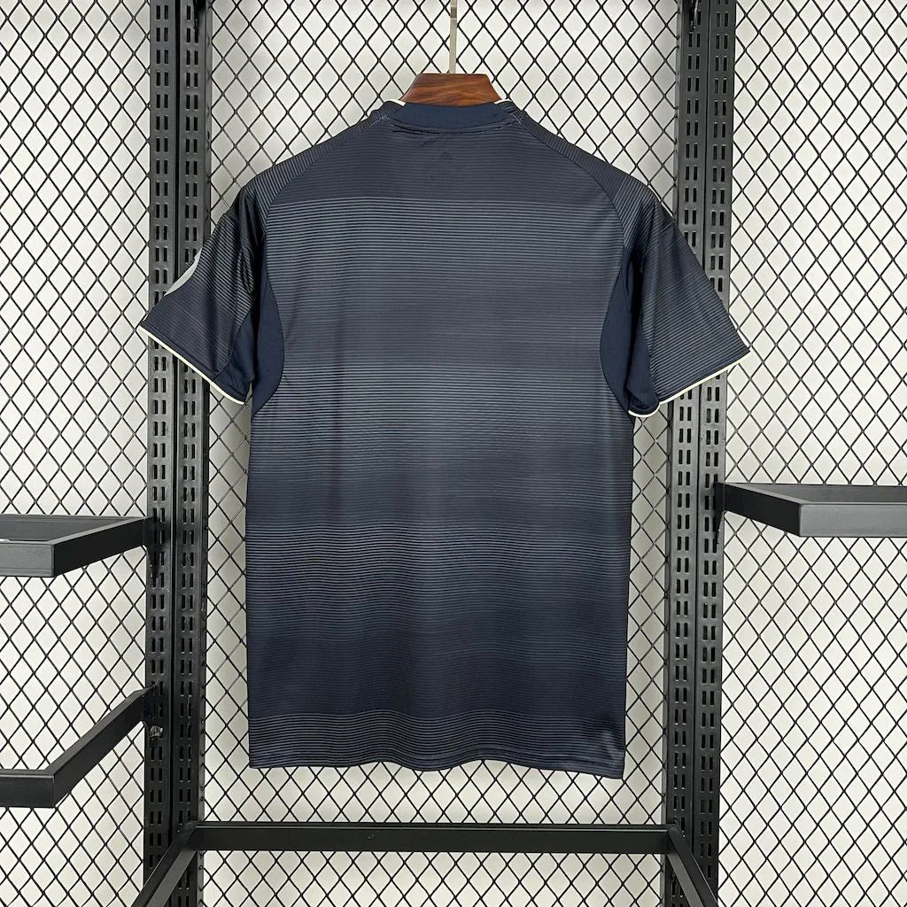 Camiseta de visitante del Real Madrid 2025-26