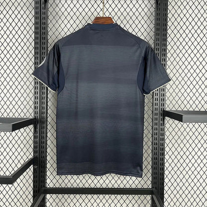 Camiseta de visitante del Real Madrid 2025-26