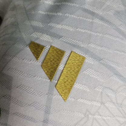 Camiseta del Real Madrid temporada 2023-2024 edición limitada dorada