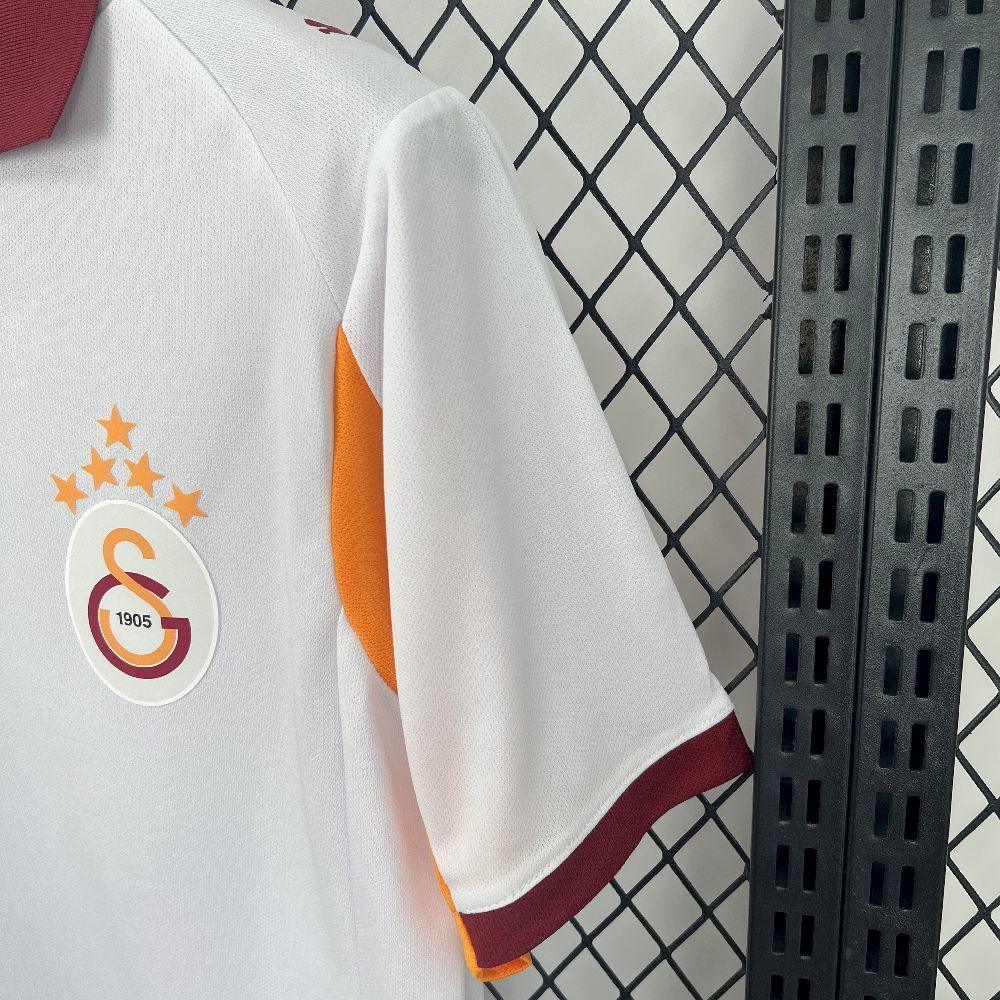 Camiseta de visitante Galatasarays 2025-26