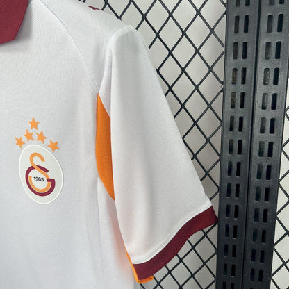Camiseta de visitante Galatasarays 2025-26