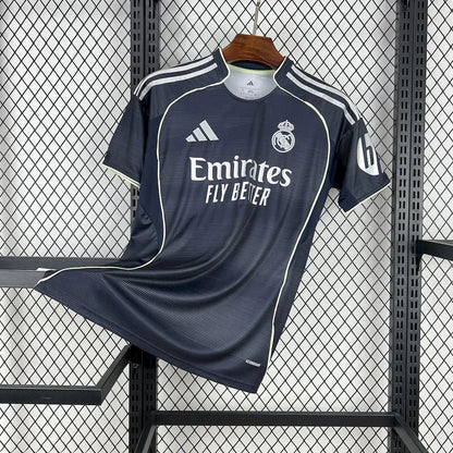Camiseta de visitante del Real Madrid 2025-26