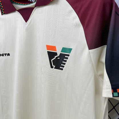 Camiseta de visitante de Venecia 2025-26