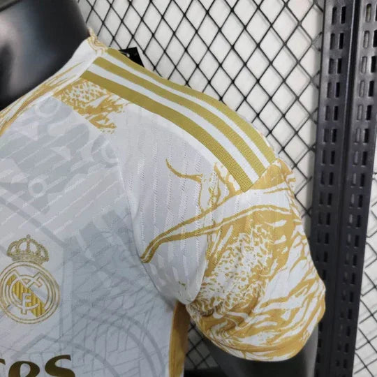 Camiseta del Real Madrid temporada 2023-2024 edición limitada dorada