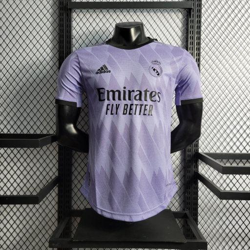 Camiseta violeta visitante del Real Madrid temporada 2022-2023