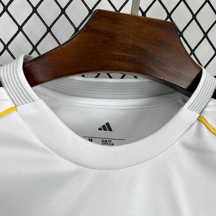 Camiseta de futbol local del Real Madrid 2025 2026
