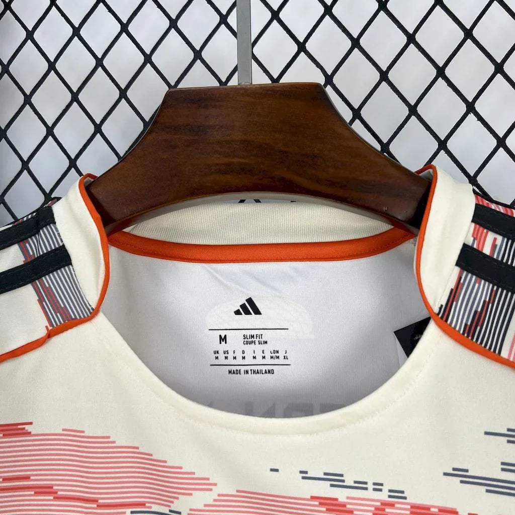 Camiseta visitante del Bayern Munich 2025-26