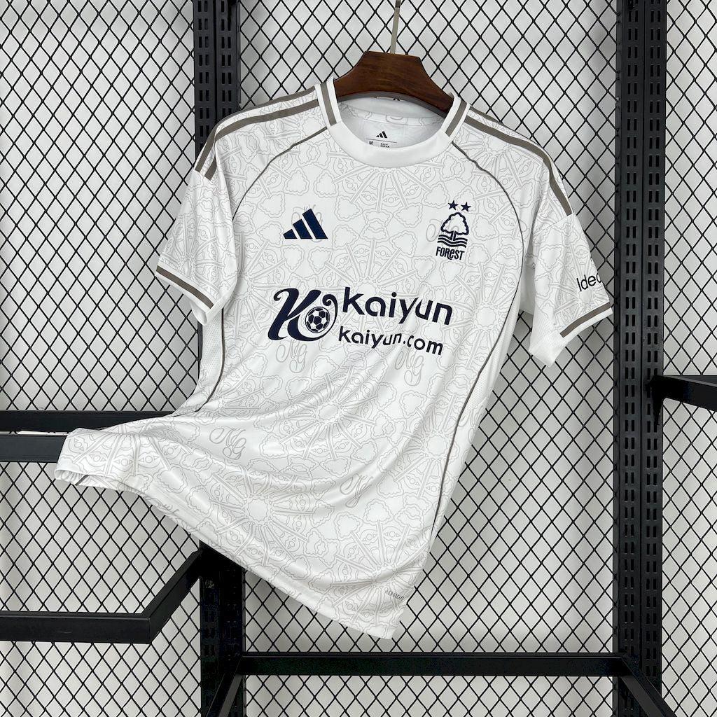 Camiseta de visitante Nottingham Forest 2025-26