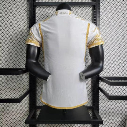 Camiseta del Real Madrid temporada 2023-2024 edición limitada dorada