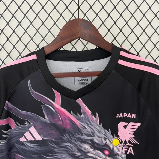 Camiseta japon temporada 2023-2024 edicion especial dragon negro y rosa