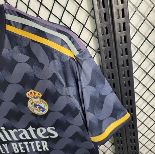 Camiseta visitante del Real Madrid temporada 2023-2024