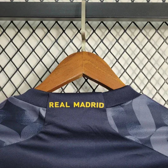 Camiseta visitante del Real Madrid temporada 2023-2024