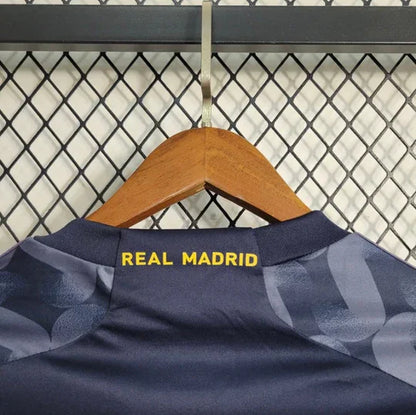 Camiseta visitante del Real Madrid temporada 2023-2024