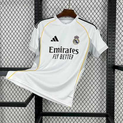Camiseta de futbol local del Real Madrid 2025 2026