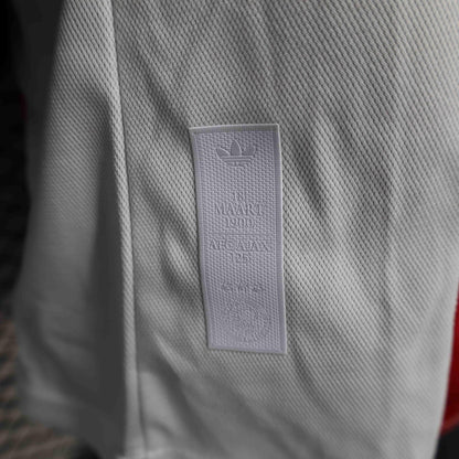 Camiseta conceptual del Ajax 2025-26
