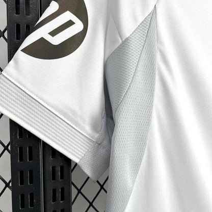Camiseta de futbol local del Real Madrid 2025 2026