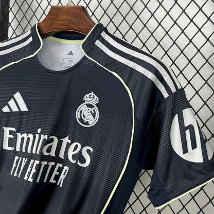 Camiseta de visitante del Real Madrid 2025-26